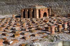 Visita guiada pelo sítio arqueológico de Complutum