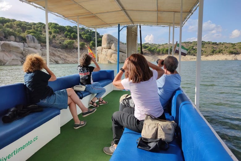 Admiring the views of the Alcántara reservoir from the boat