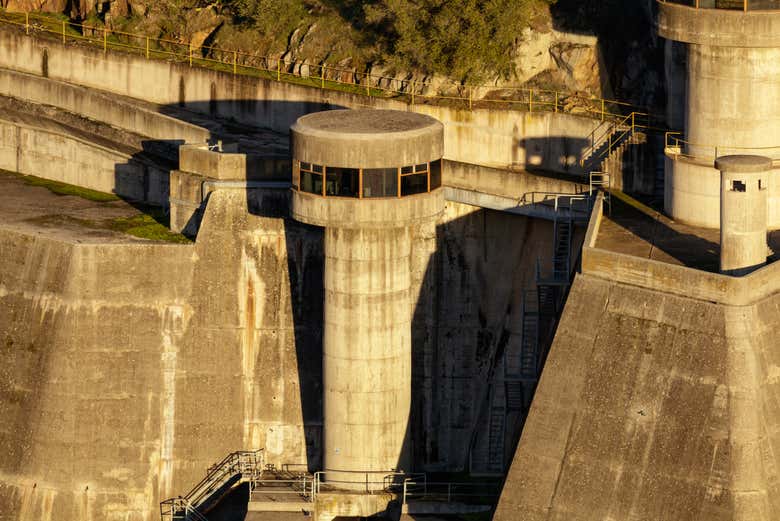 Observaremos os detalhes da barragem de Alcántara