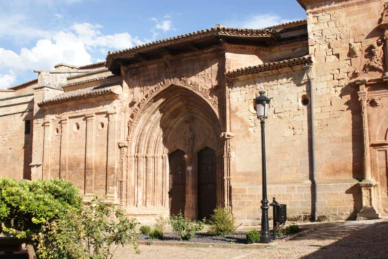Pórtico de la iglesia de la Santísima Trinidad