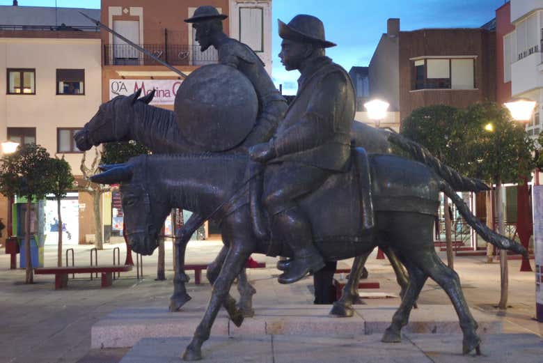 Escultura de Don Quijote y Sancho Panza