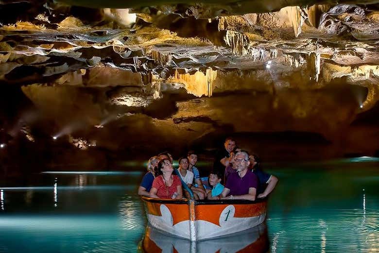 Durante il tour delle grotte di San José