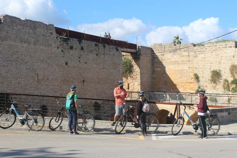 Escutando as explicações durante o percurso