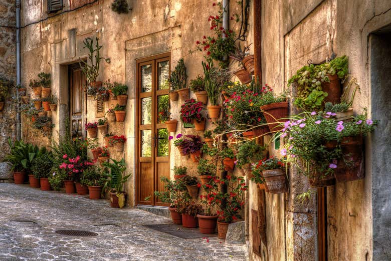 Rua do centro histórico de Valldemossa