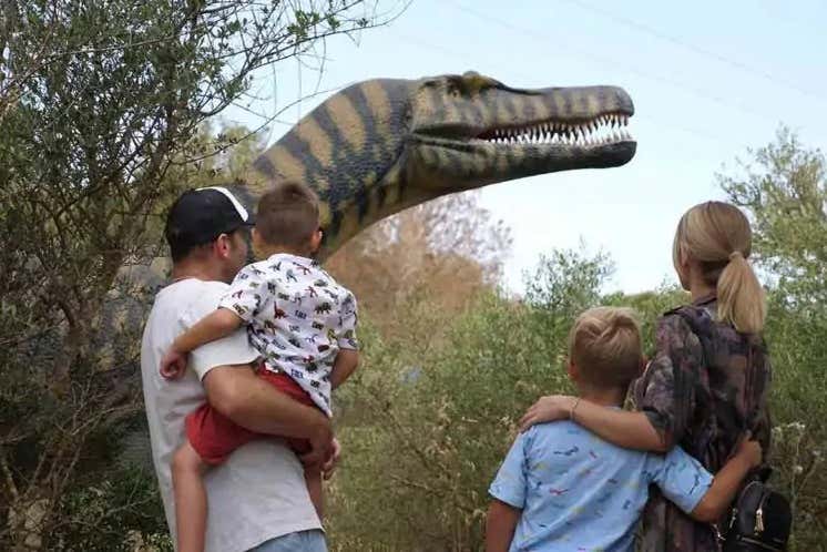 Visitando Dinosaurland en familia