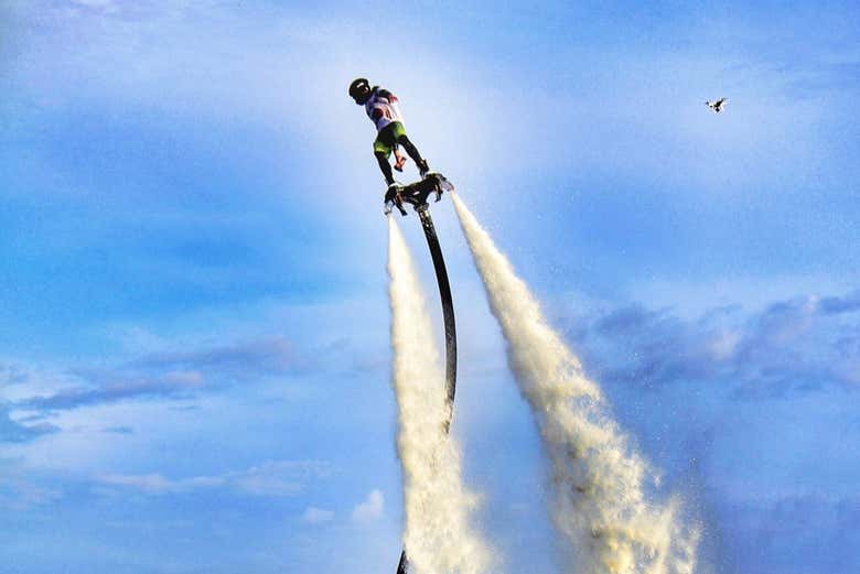 Volando en flyboard