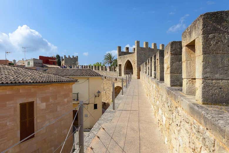 Passeando pelas muralhas de Alcudia