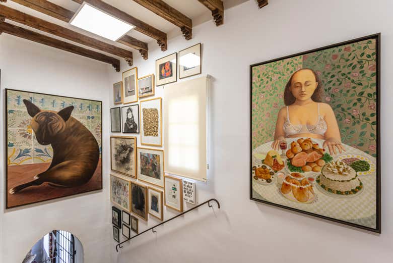 Quelques-unes des peintures exposées dans la maison