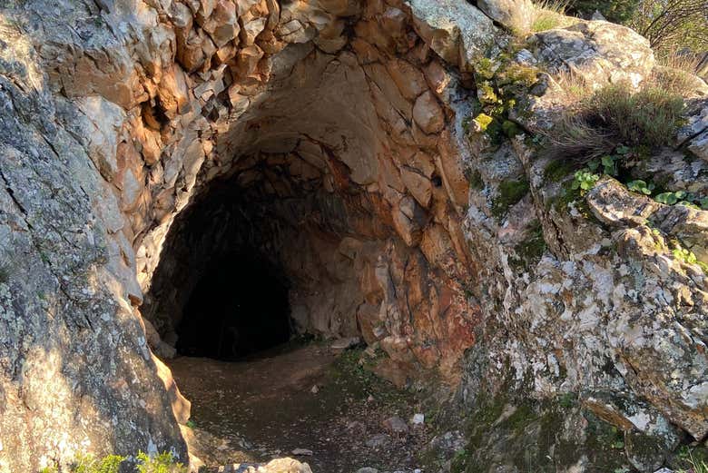 Entrée de la grotte du Prado del Azogue