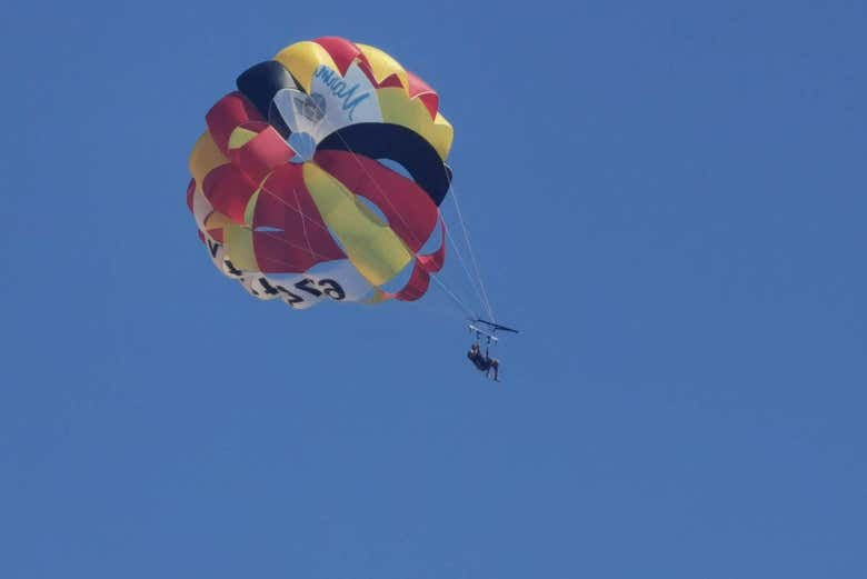 Atividade de parasailing em Alicante