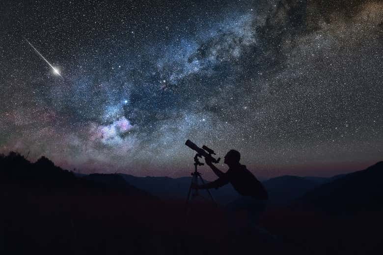 Identificando los astros que brillan en los cielos de Alicante