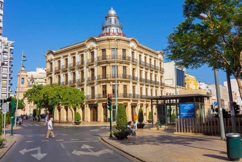 Strolling through Alicante's streets
