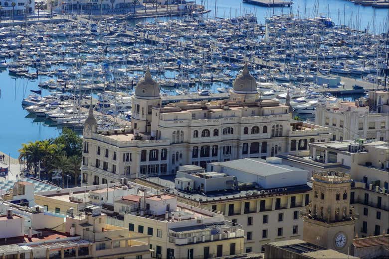 Panorámica del puerto de Alicante