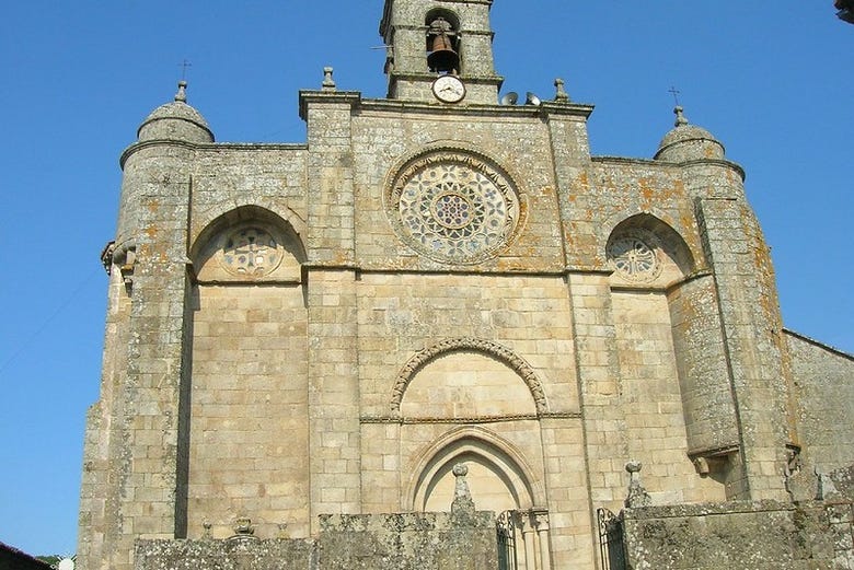 Fachada de la iglesia de Santa Mariña