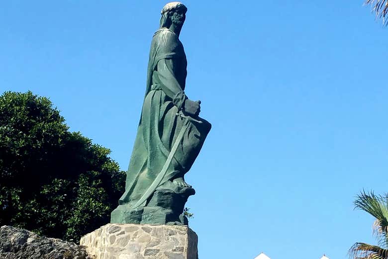 Sculpture of Abderraman I on Saints Rock
