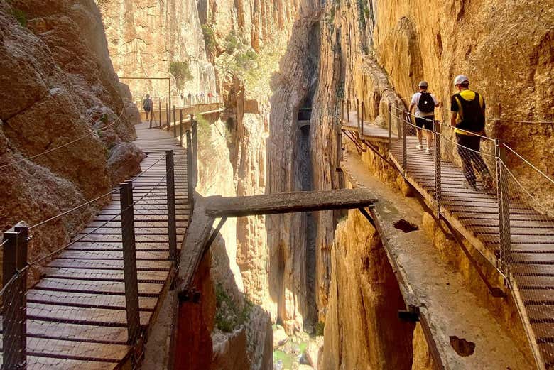 Disfrutando del recorrido por el Caminito del Rey