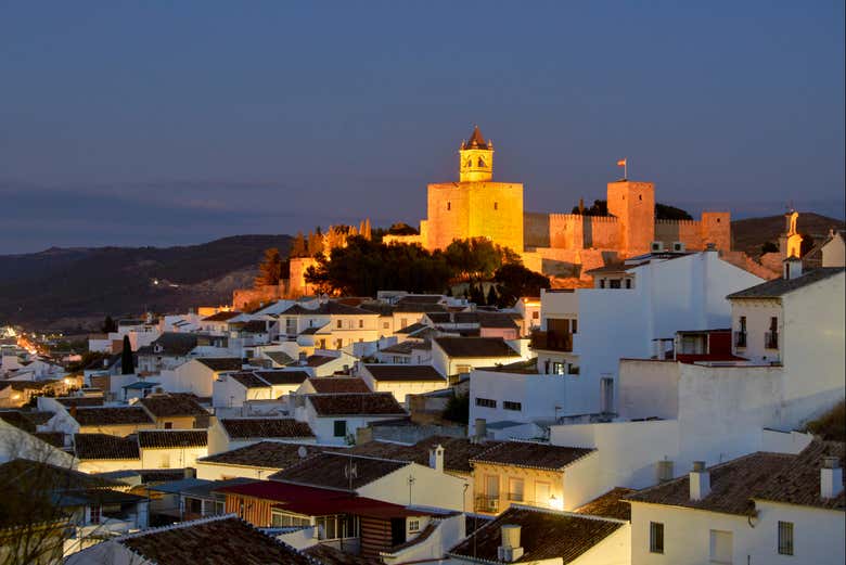 Alcazaba de Antequera iluminada