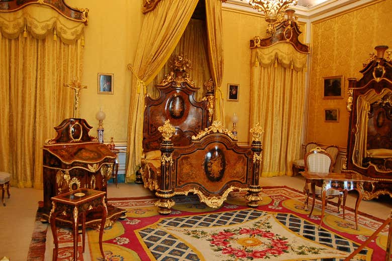 Visit exquisite rooms inside the palace