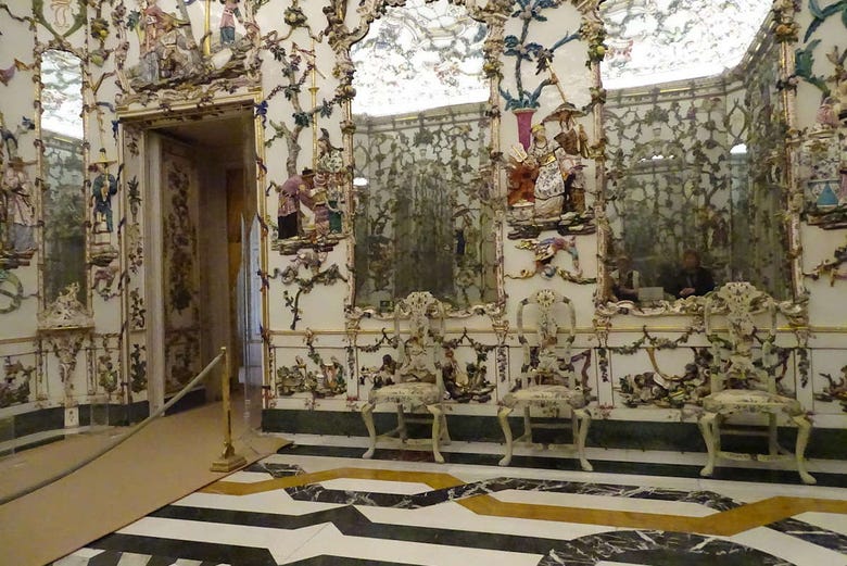 Percorrendo o interior do Palácio Real