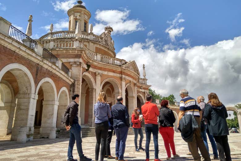 Visitando la plaza de San Antonio de Aranjuez