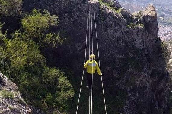 Atravessaremos uma ponte tibetana