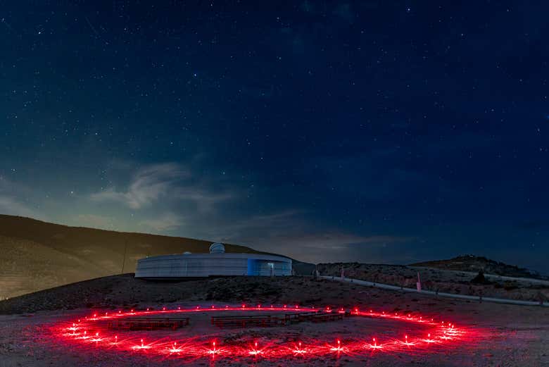 El observatorio Galáctica por la noche