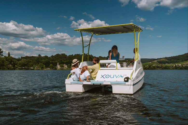 Navegando por el río Miño a su paso por Arnoia