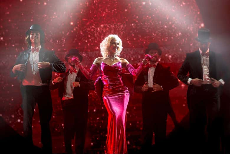 Interpretando a Marilyn Monroe durante el show