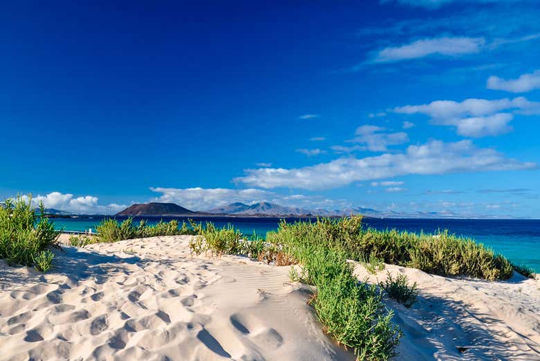 Islote de Lobos and Lanzarote from Corralejo