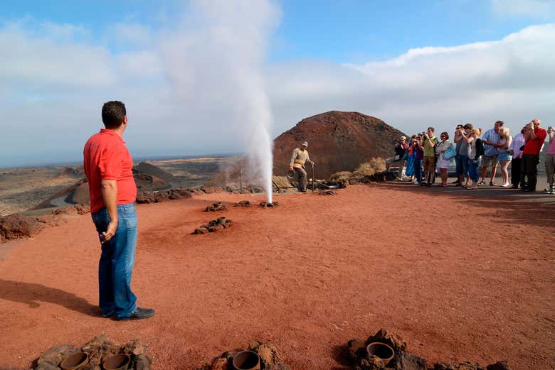 Geothermic demonstration on the Hilario Islet