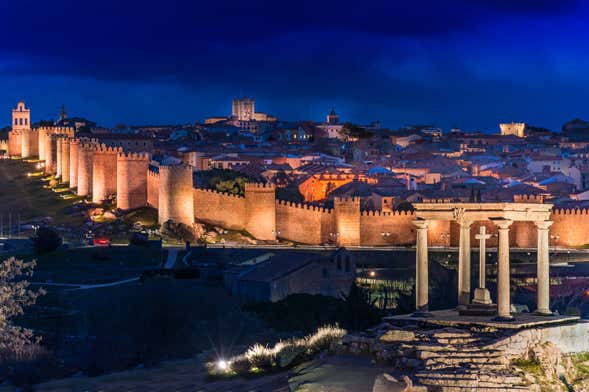 Tour de leyendas por la Ávila iluminada