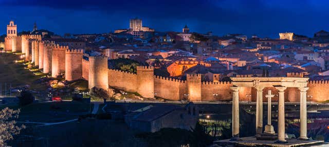 Tour de leyendas por la Ávila iluminada