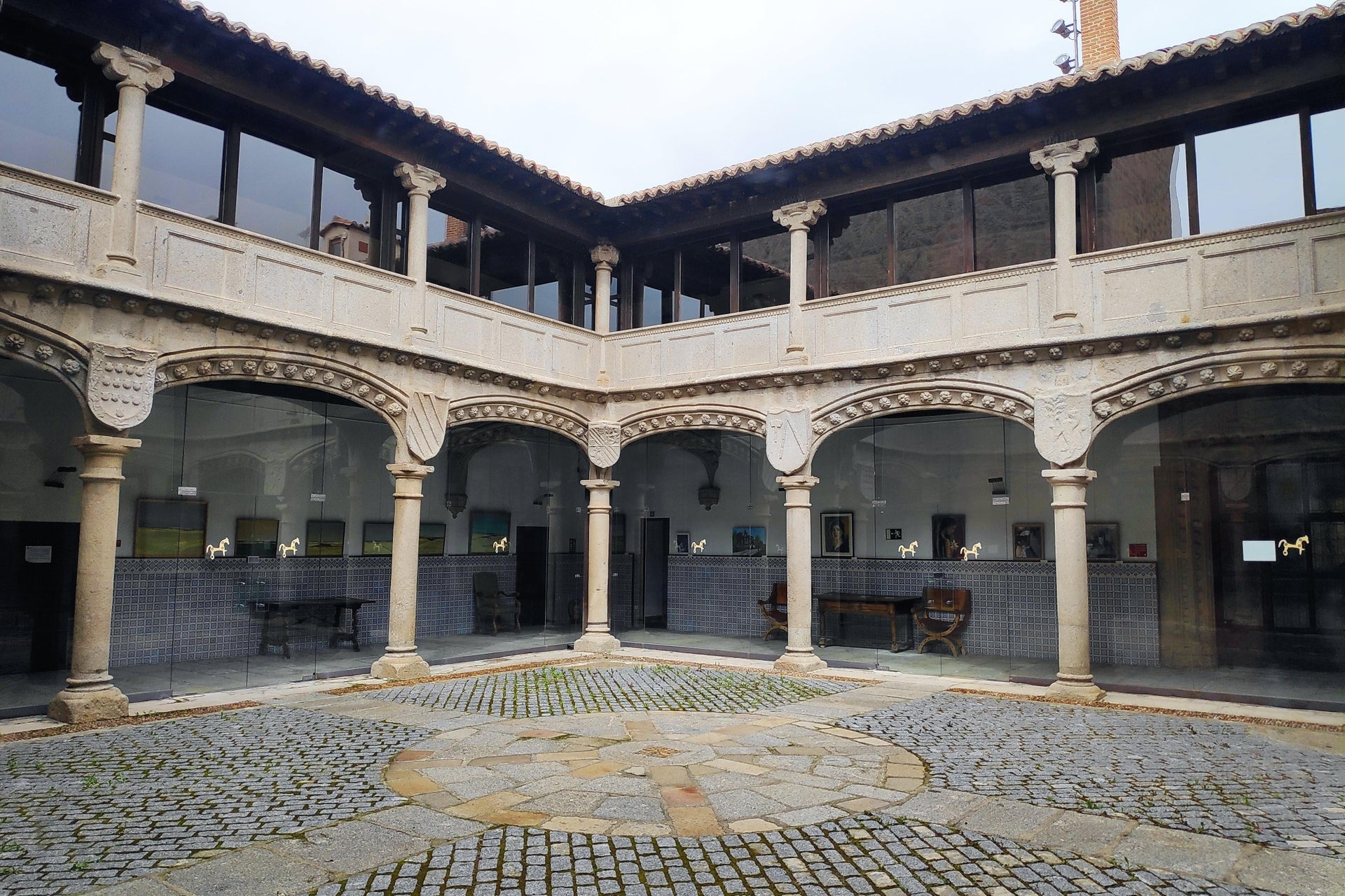 Tour por los palacios de Ávila