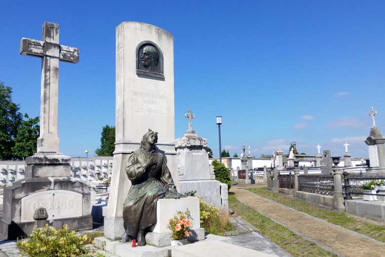 Túmulo monumental do escritor Armando Palacio Valdés