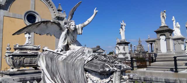 Visita guiada por el cementerio La Carriona