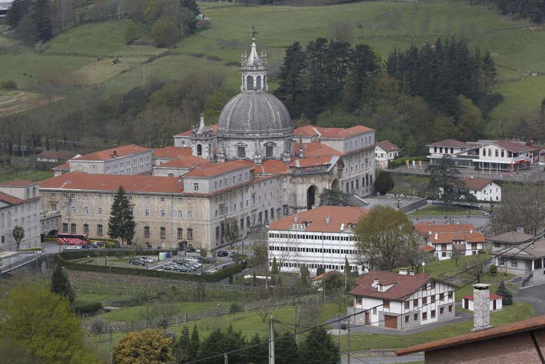 Vue aérienne sur le sanctuaire de Loyola