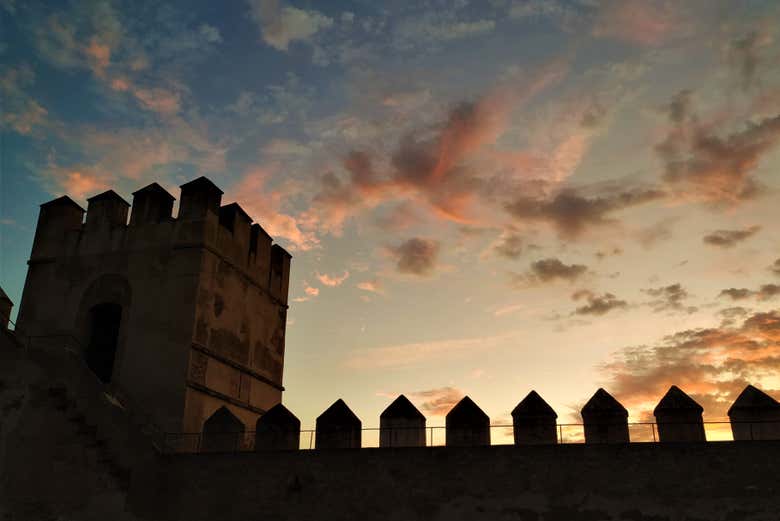 Atardecer sobre las murallas pacenses