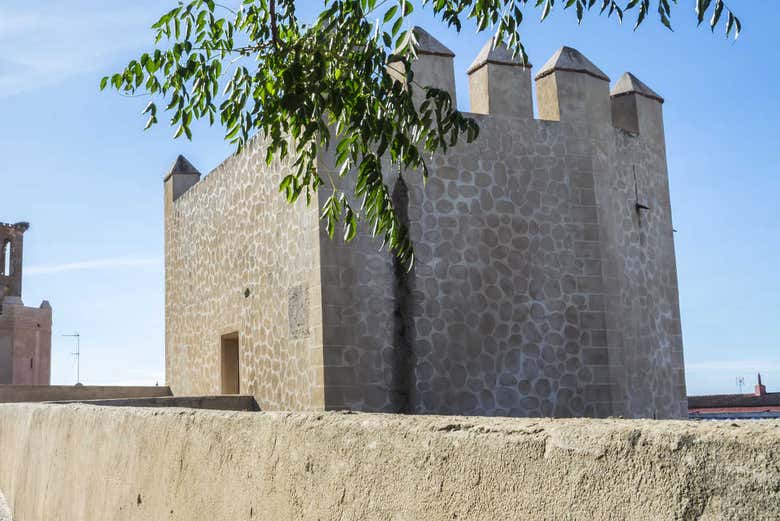 Admirez l'une des tours de l'Alcazaba de Badajoz