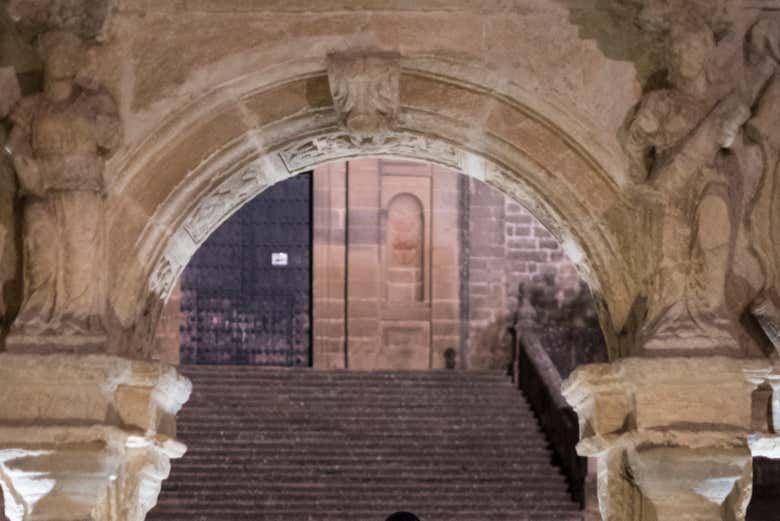 Admirando a arquitetura de Baeza à noite