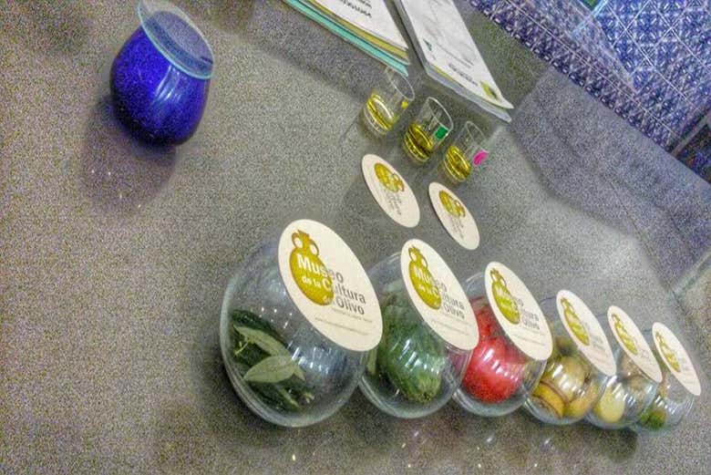 Tasting the olive oil