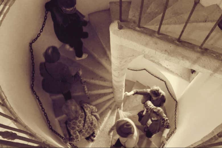 Escalier en pierre du XIXᵉ siècle