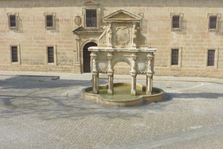 Fonte da Plaza de Santa María de Baeza