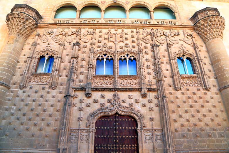 Façade du palais de Jabalquinto à Baeza