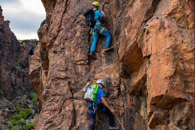 Salendo la via ferrata Amor y Odio