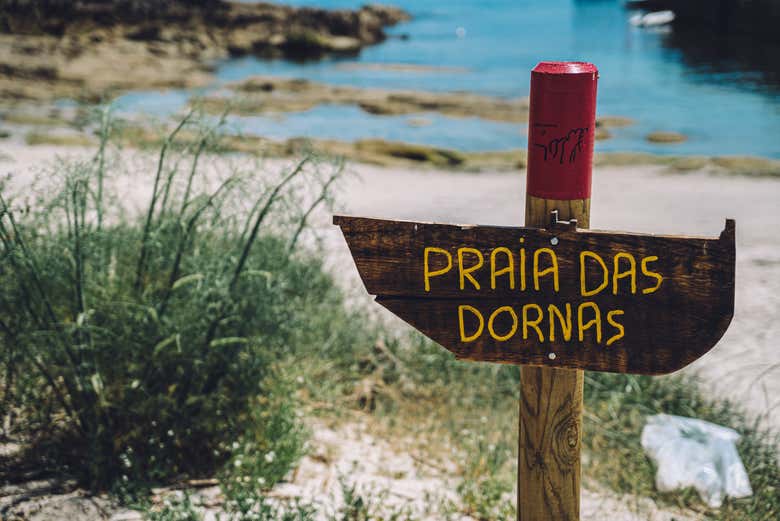 Praia das Dornas beach