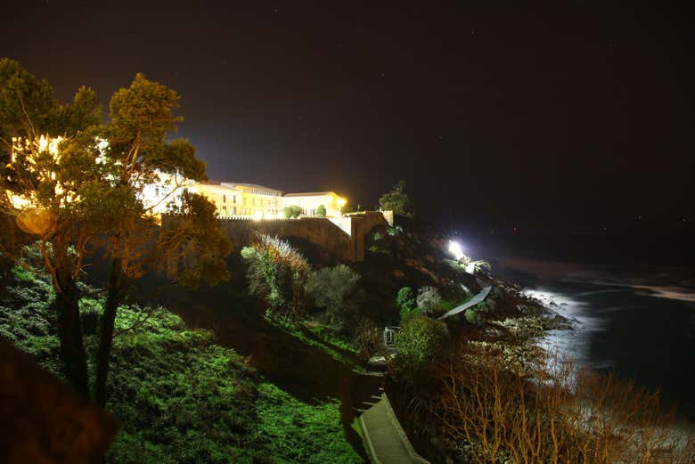 Château de Baiona de nuit