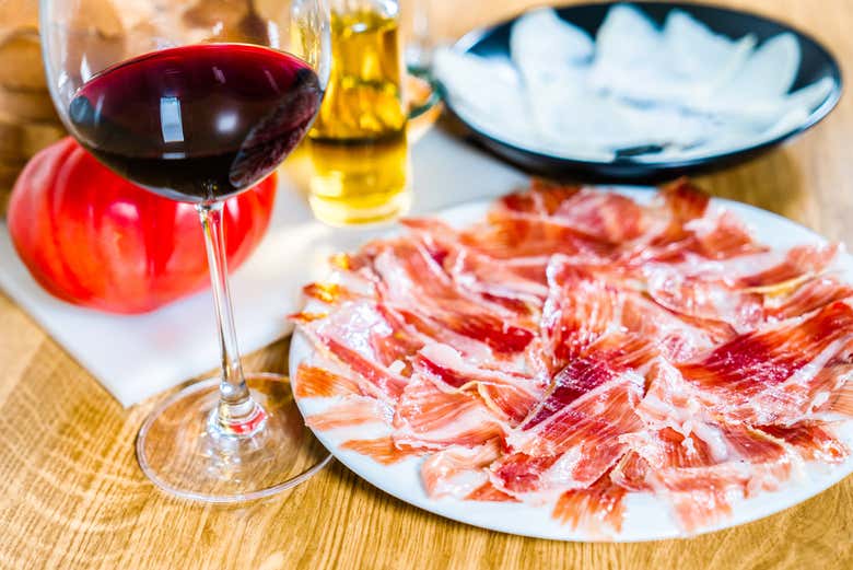 Degustaremos un aperitivo con jamón y queso