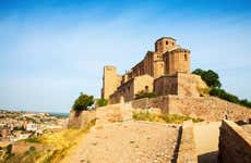 Excursión a Cardona, Montaña de Sal y Montserrat en grupo reducido