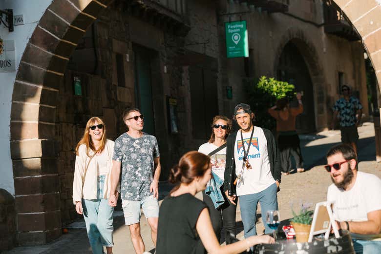Recorriendo el Pueblo Español con amigos