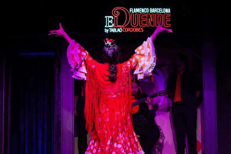 See a show at El Duende